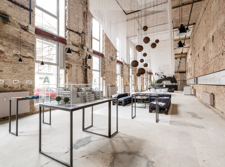 Amenities and hosting services for guests staying in a canal loft